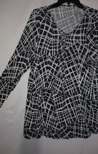 Apt.9 0X Black White Stretch Lines Top Plus